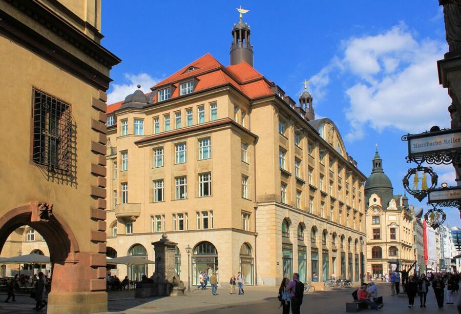 1.5 hour walking tour through beautiful Leipzig - Coffee, trade, and Leipzig’s old courtyards