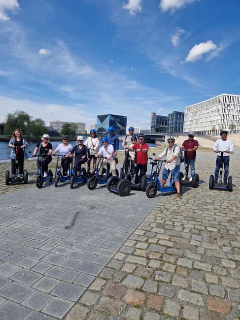 2H Best of München Sightseeings Tour - Parks and a less formal side of Munich