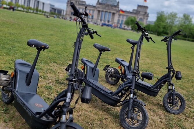 3-H E-scooter Sightseeing Tours in Berlin - Learning the Scrooser before setting off