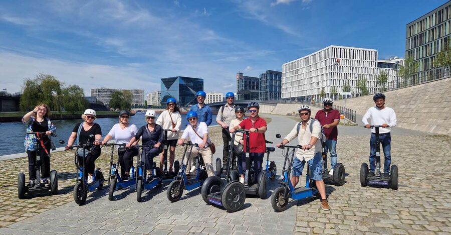 3-H Munich: Top Sights E-Scooter Tour with Local Guide - Why an e-scooter is a smart way to see Munich