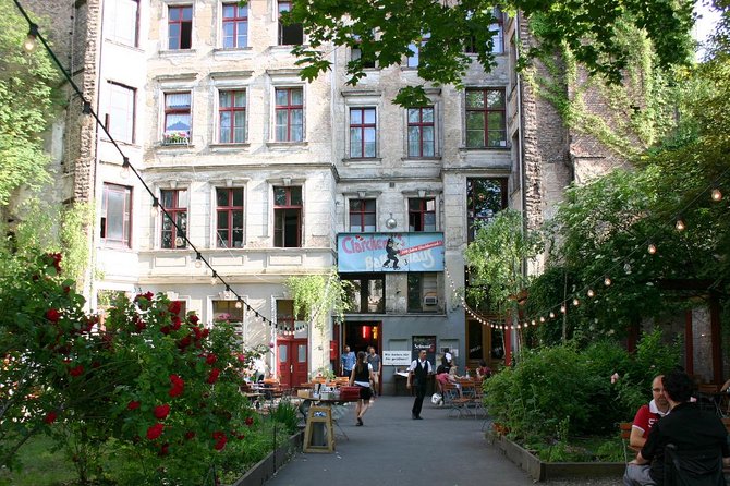 3-Hour Bike Tour of Tiergarten and Berlin's Hidden Places - Tiergarten: Berlin’s broad green center