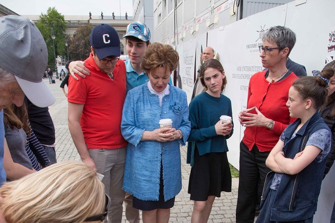 4 hours tour "The Best of Berlin" - Neue Wache remembers war and dictatorship
