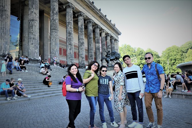 5hours: Guide, Chauffeur & Photographer in Berlin private Tour - Museum Island and the historic center
