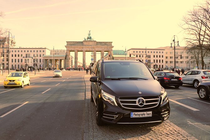 5hours: Guide, Chauffeur & Photographer in Berlin private Tour - West Berlin, from Kudamm to Charlottenburg