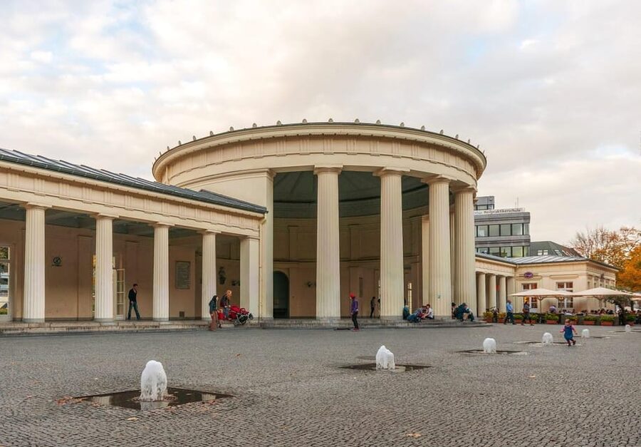 Aachen classic walking tour - Fountains, puppets, and the texture of the old town
