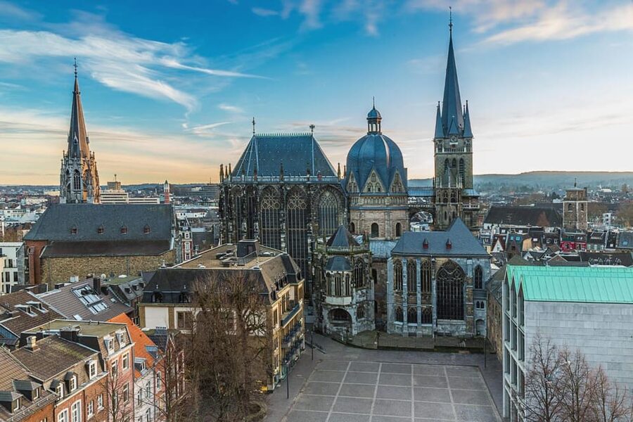 Aachen: Express Walk with a Local in 60 minutes - One hour, and the question of value