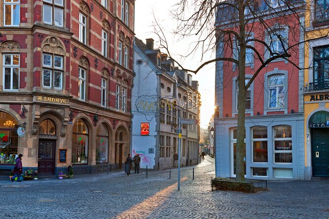 Aachen Scavenger Hunt and Highlights Self Guided Audio Tour - City Hall and Centre Charlemagne
