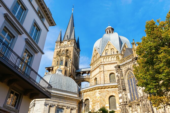 Aachen Scavenger Hunt and Highlights Self Guided Audio Tour - Couven Museum and Puppenbrunnen