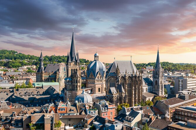 Aachen Scavenger Hunt and Highlights Self Guided Audio Tour - Kreislauf des Geldes and Elisenbrunnen