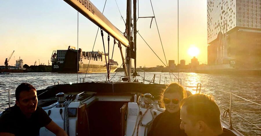"After Work" - Sailing-Yacht Cruising Event, Hamburg/Elbe - A real sailing boat beside Hamburg’s working harbor