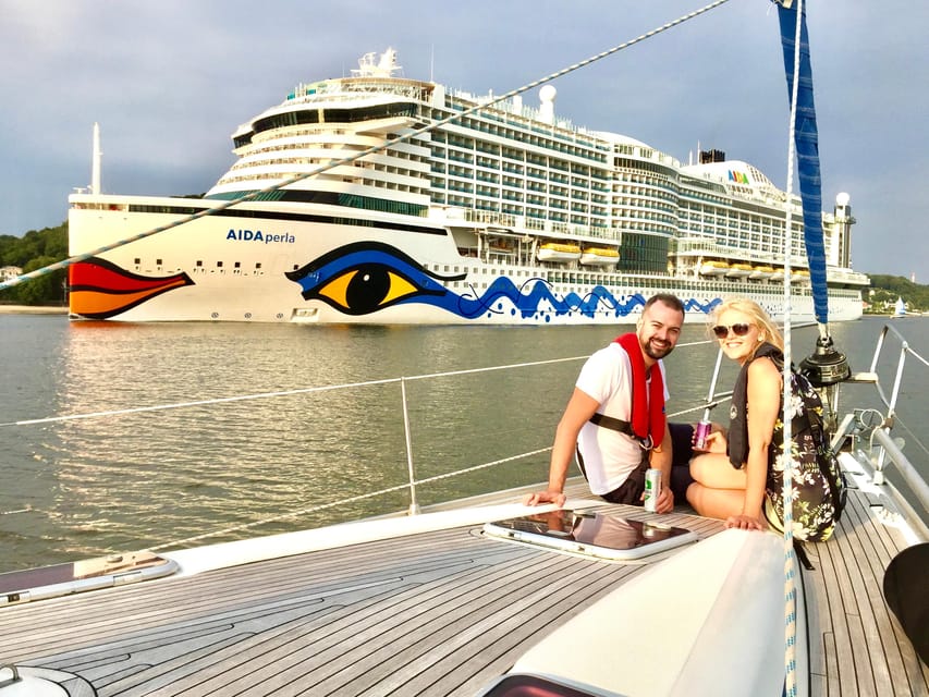 "After Work" - Sailing-Yacht Cruising Event, Hamburg/Elbe - What the sailing feels like on board