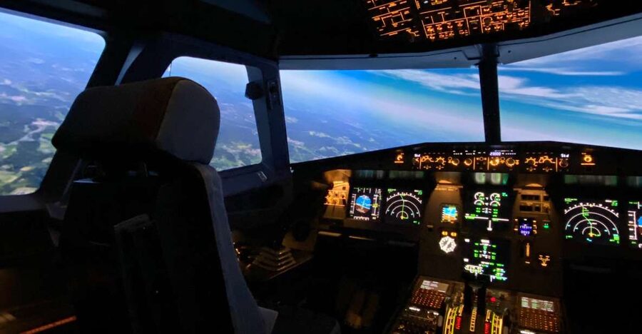 Airbus Flightsimulator | Flying Experience | adults&children - Sitting in the Airbus A320 cockpit at Centro Oberhausen