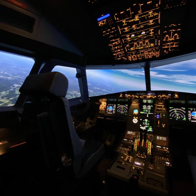Airbus Flightsimulator | Flying Experience | adults&children - Planning a route from one airport to another