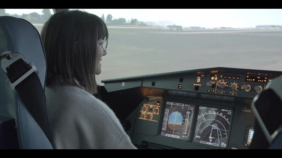 Airbus Flightsimulator | Flying Experience | adults&children - Language, meeting details, and timing
