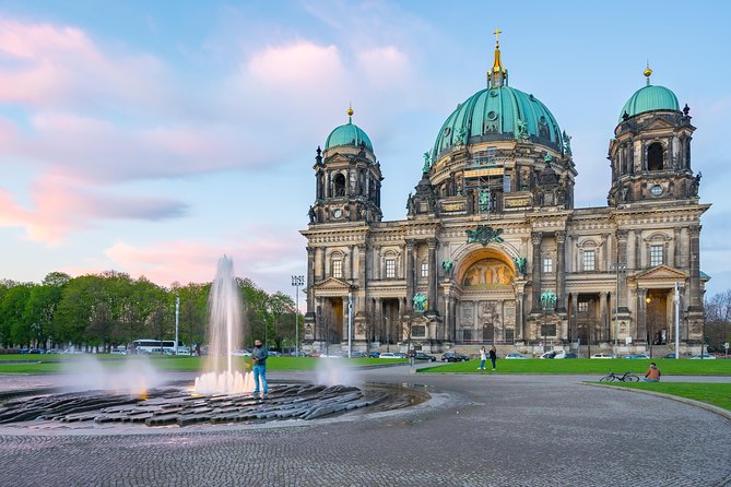 All-in-One Berlin Highlights on Foot: Private Walking Tour - Checkpoint Charlie and the Berlin Wall’s hard edge