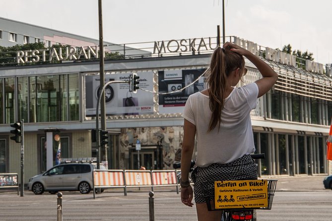 Alternative Berlin Bike Tour - Off the Beaten Tracks in Small Groups - Görlitzer Park and the everyday side of Kreuzberg