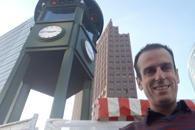 Alternative Berlin Private Tour with Jacob - Graffiti and Squats - Brandenburg Gate, the Wall, and the hippie era
