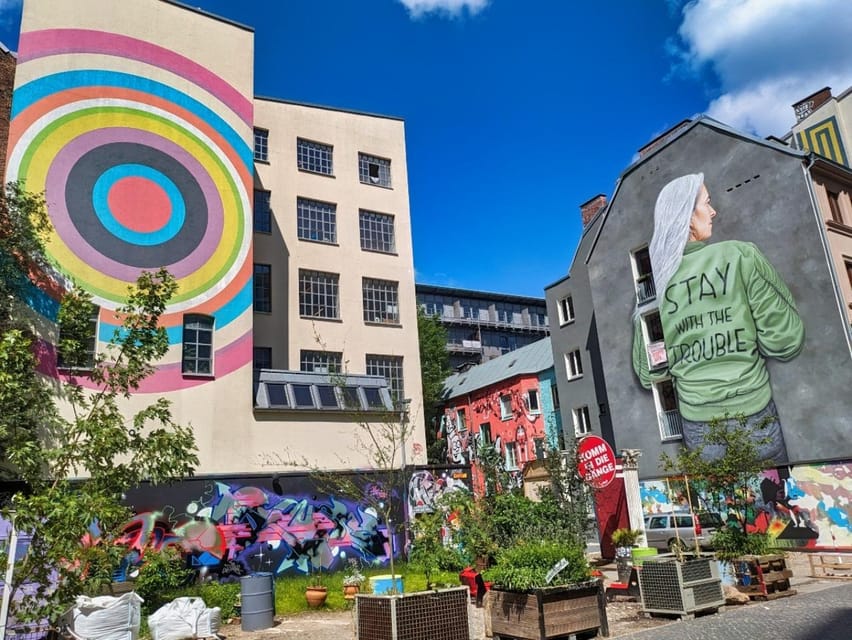 Alternative Hamburg / Street Art Private Tour - Reading Hamburg’s graffiti, murals, and 3D art