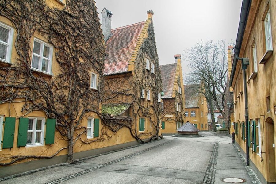 Augsburg: Historical Highlights Private Walking Tour - Starting at the Fuggerei