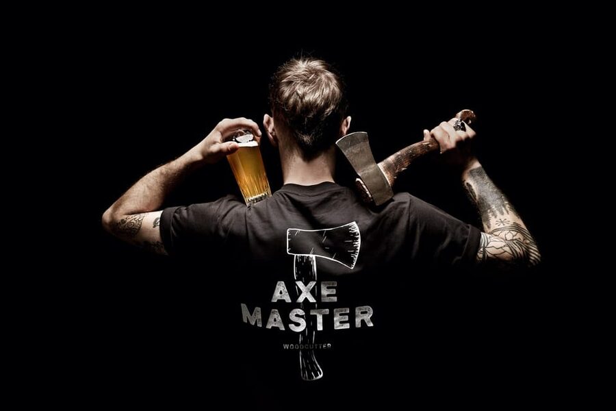 AXE THROWING EXPERIENCE IN BERLIN - Key points to know before you throw