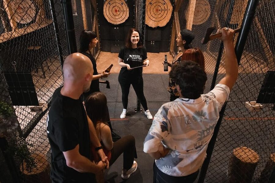 AXE THROWING EXPERIENCE IN BERLIN - Getting your own lane with up to four players