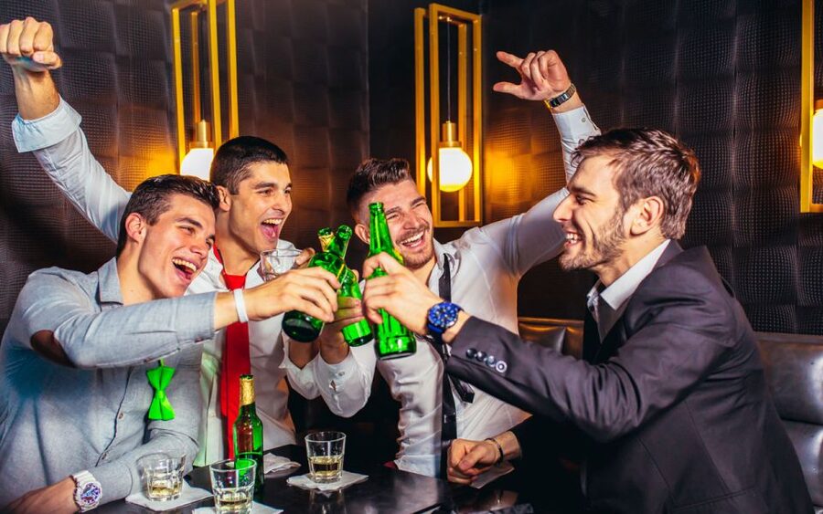 Bamberg: Bar & Club Tour with free Shots & VIP entry - Practical details before you go