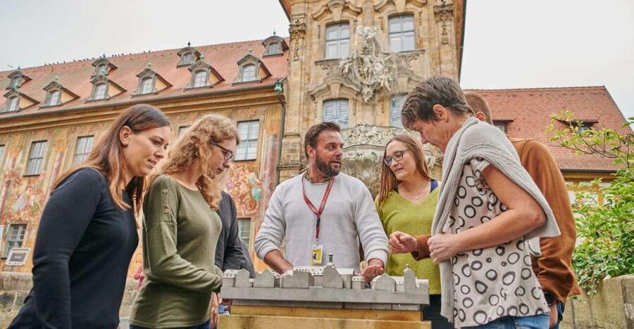 Bamberg: Guided Walking Tour - Old Court and the New Residenz