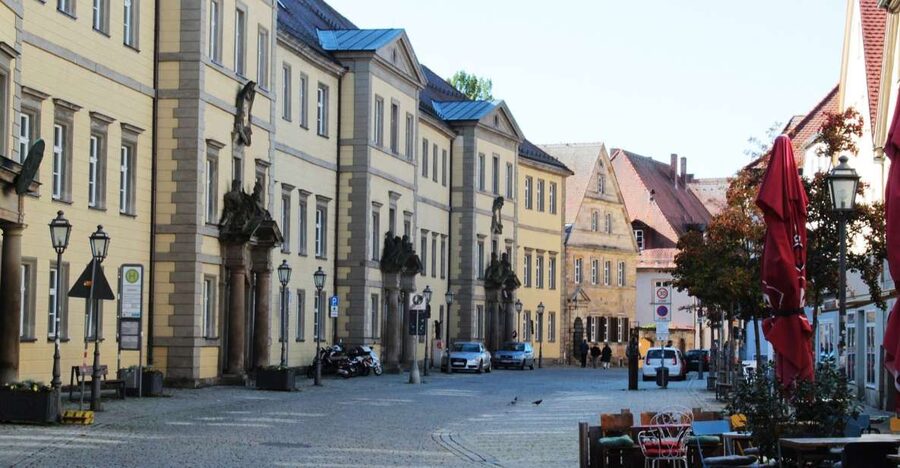 Bayreuth: Private Guided Walking Tour - Modern art in a historic city