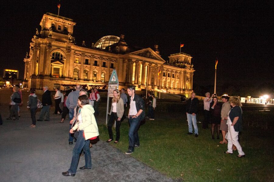 Berlin: 1.5-Hour Comedy Bus Tour in German - Is $39 a fair price?