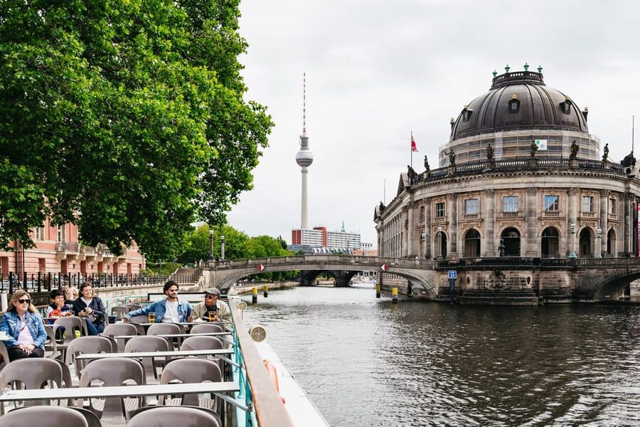 Berlin: 1-Hour City Sightseeing Cruise - Key points to know before boarding