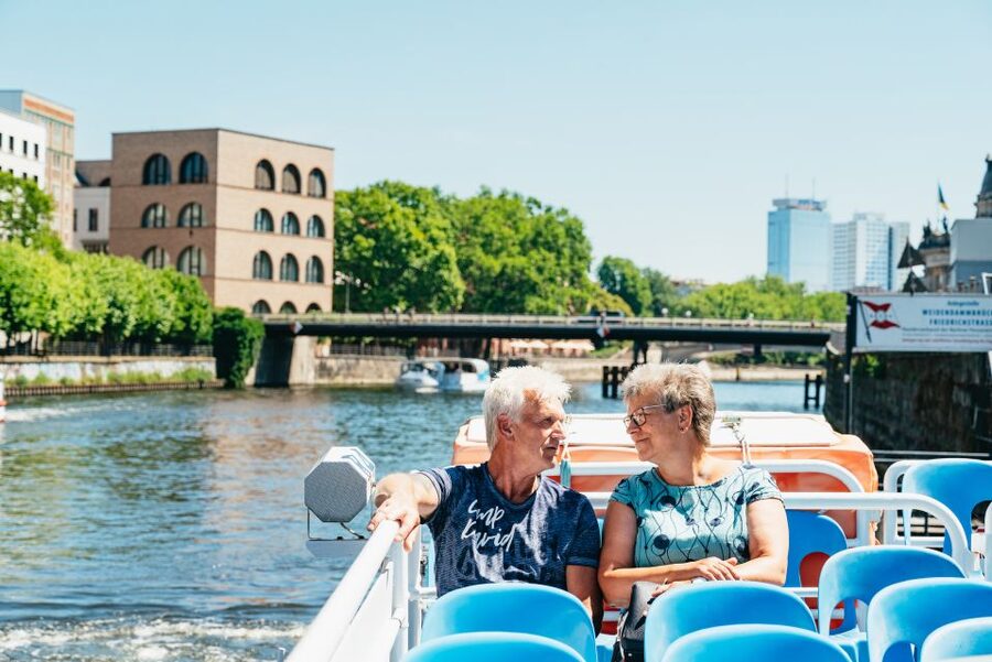 Berlin: 1-Hour City Tour by Boat with Guaranteed Seating - Seating, weather, and the view from the boat