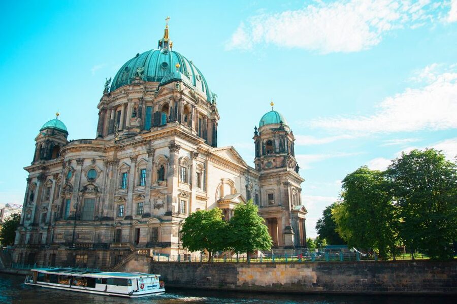 Berlin: 1-Hour Guided Tour of the Historic Center - St. Hedwig’s Cathedral and nearby landmarks