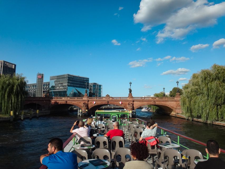 Berlin: 2.5-Hour East Side Boat Cruise with Commentary - East Side Gallery, Oberbaum Bridge, and the new east harbor
