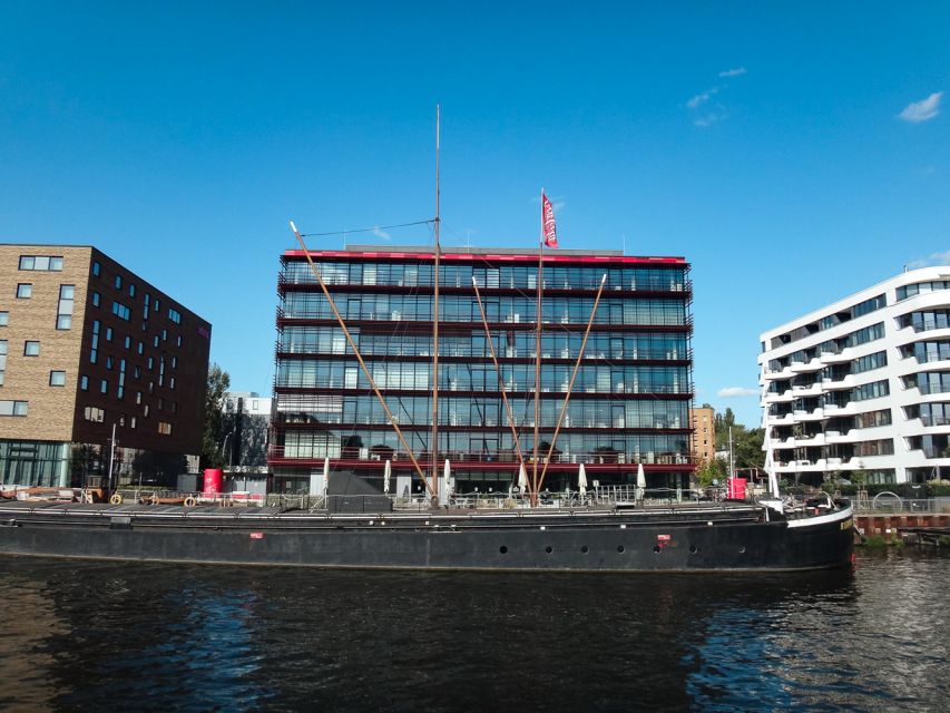 Berlin: 2.5-Hour East Side Boat Cruise with Commentary - Friedrichstrasse, the Palace of Tears, and the government district