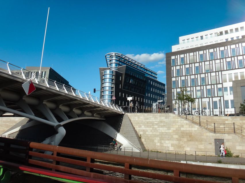 Berlin: 2.5-Hour East Side Boat Cruise with Commentary - Seating, weather, and comfort