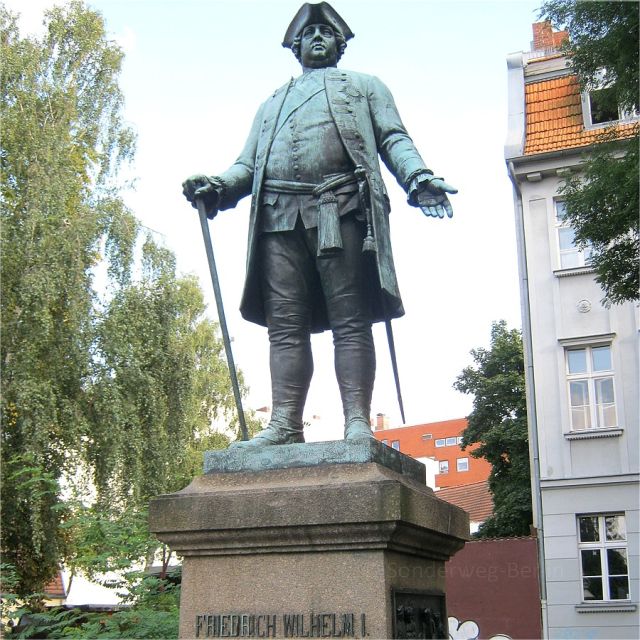 Berlin: 2.5-Hour Neighborhood Tour of Neukölln - Richardplatz and the village of Bohemian Rixdorf