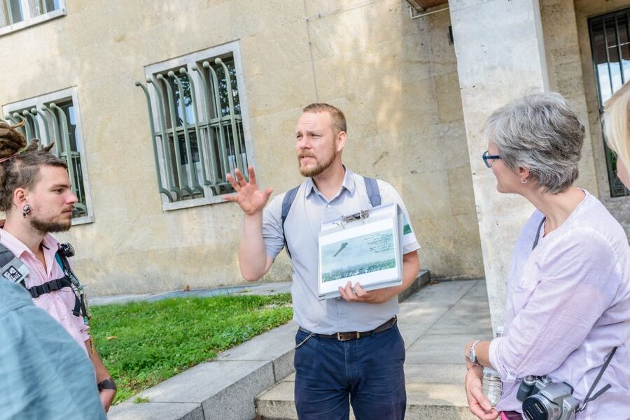 Berlin: 2.5-Hour Walking Tour through Kreuzberg 61 - Fachwerkhof and Chamissoplatz