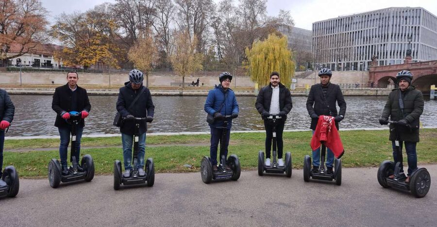 Berlin: 2-H VIP Private Guided Segway Tour - The government district and the Reichstag