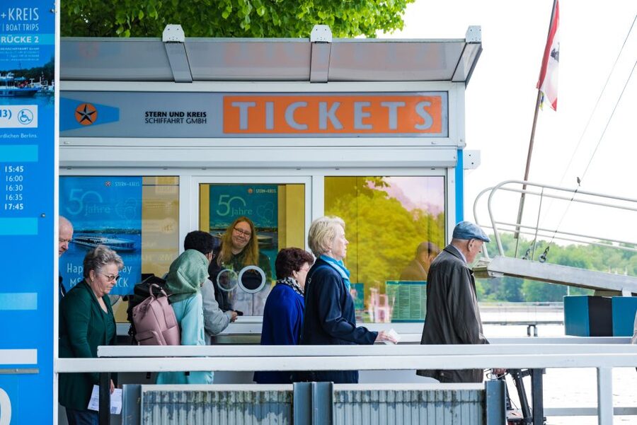 Berlin: 2-Hour Lake Oberhavel Cruise from Tegel - Returning through Saatwinkler Enge