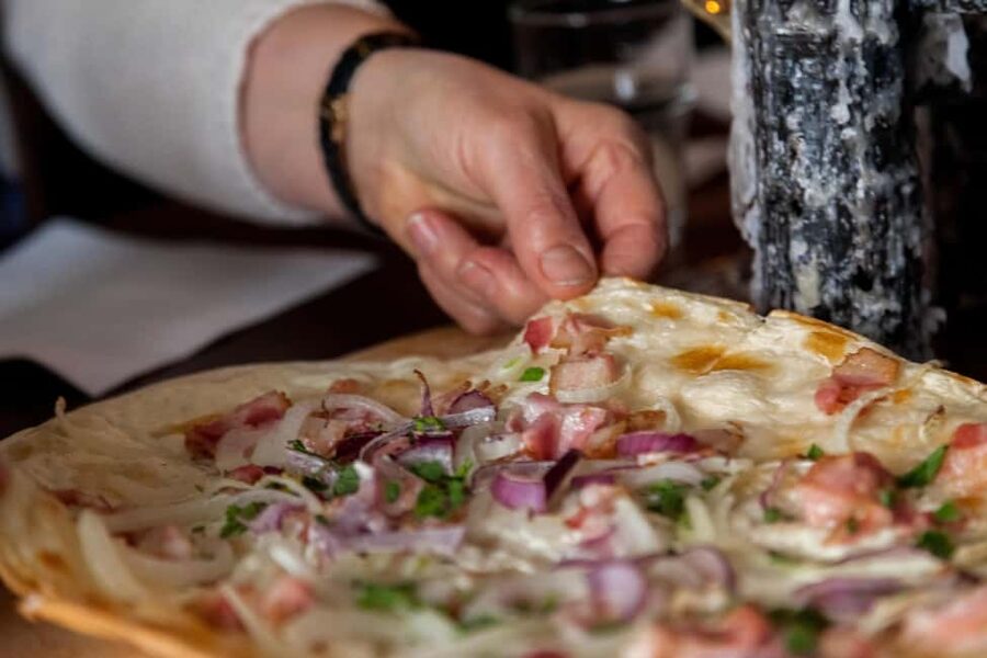 Berlin: 3-Hour Secret Food Tour - Courtyards, passageways, and the historic centre