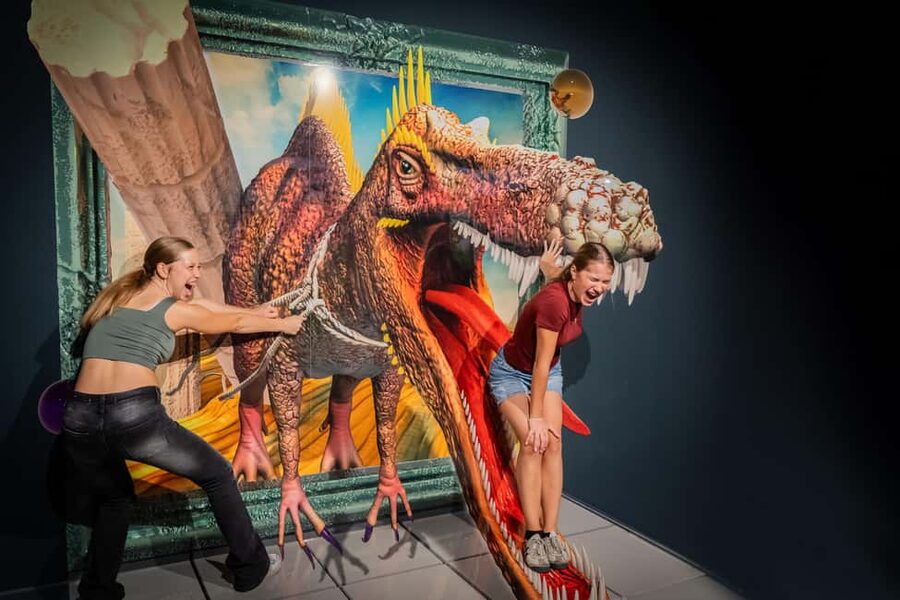 Berlin: 3D TrickArt Museum - Tickets - Why the photo angle matters