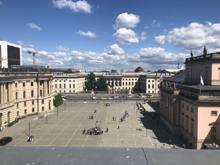 Berlin: 4-Hour Guided Highlights Tour in Spanish - Key points at a glance