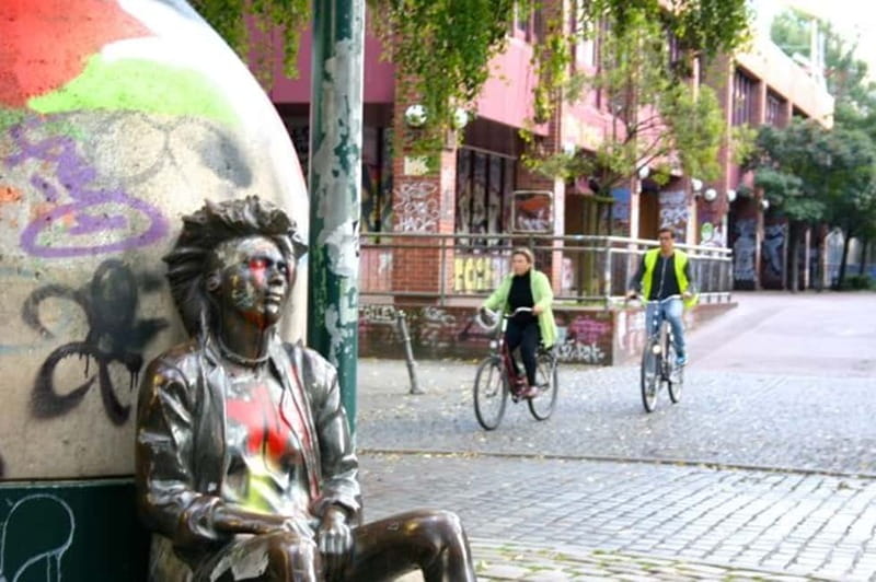 Berlin: Alternative Berlin Bike Tour - Friedrichshain, Neukölln, and Treptow beyond the center