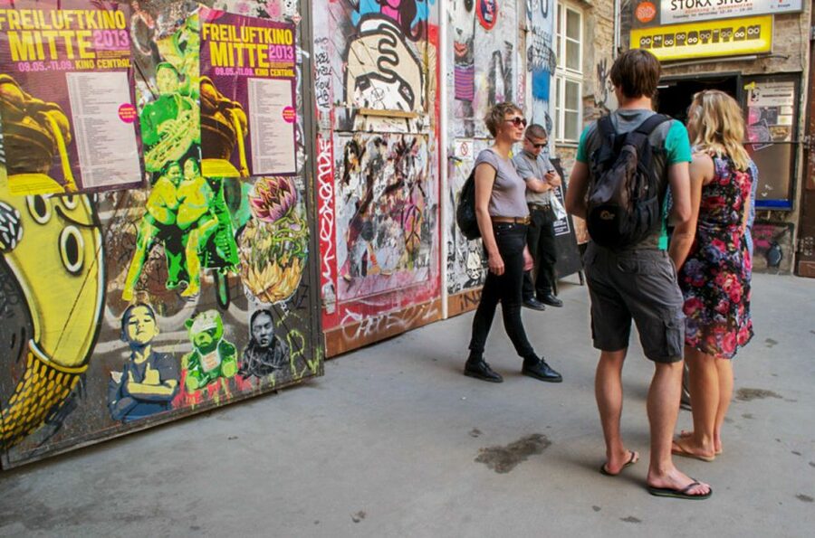 Berlin: Alternative Berlin Walking Tour - The guides make or break a four-hour walk