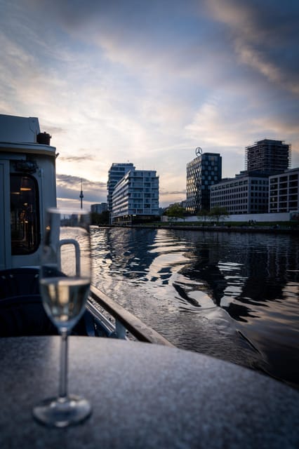 Berlin: Audrey Ahoi! Spree cruise with drag queen (HOL) - Starting at Holsteiner Ufer near Bellevue