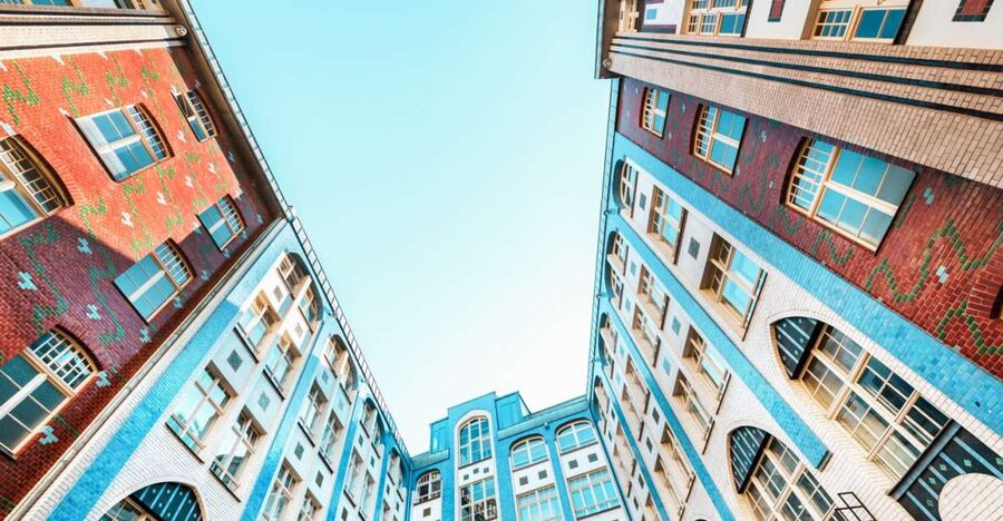Berlin: Backyards of Berlin 2-Hour Tour - Ending at Heckmann Höfe