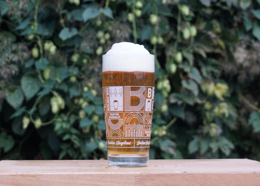 Berlin: Berliner Berg Brewery Tour with Beer Tasting - A German-language experience with a personal guide