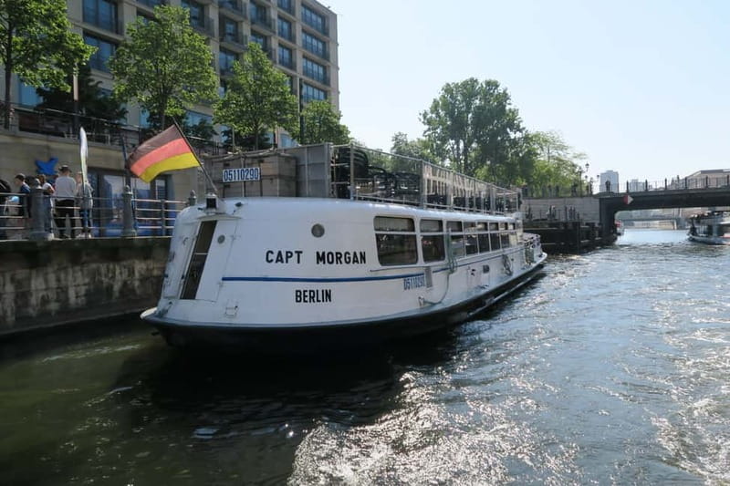 Berlin: Boat Sightseeing Cruise with Audioguide - Nikolaiviertel and the oldest-looking heart of Berlin