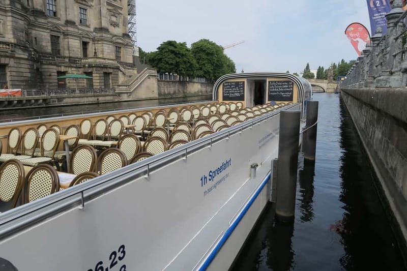Berlin: Boat Sightseeing Cruise with Audioguide - Friedrichstrasse and the Weidendammer Brücke