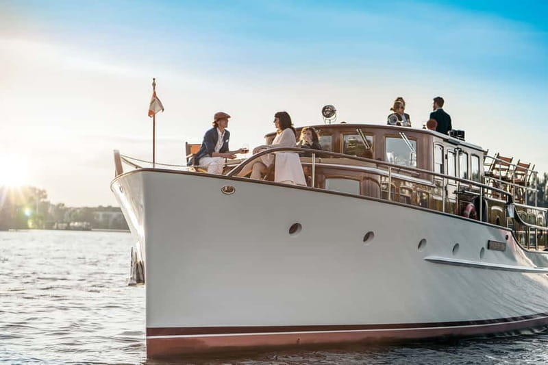 Berlin: Boat Sightseeing Tour on Electric Motor Yacht - Key points at a glance